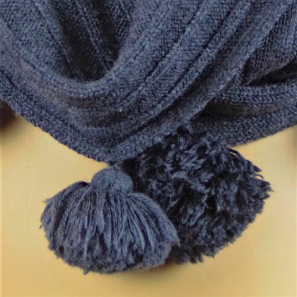 Banana Republic, New Infinity Merino Wool Scarf - Picture 4 of 14